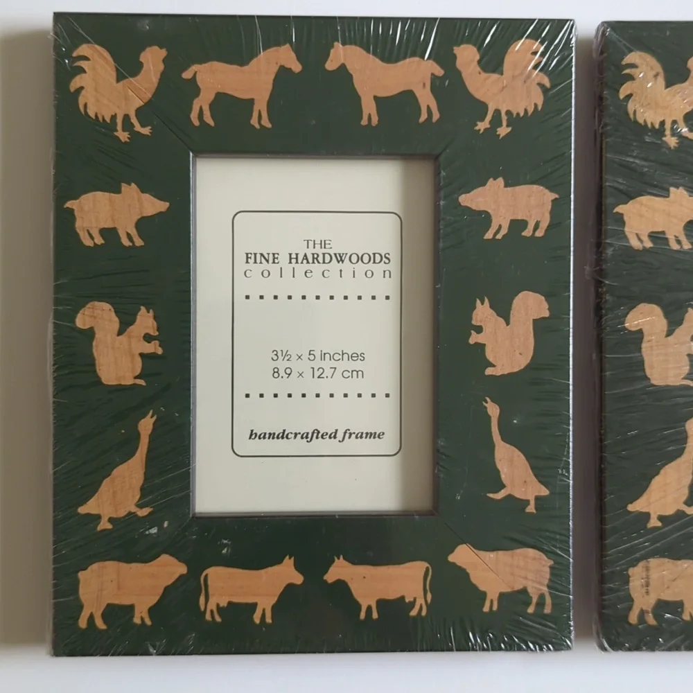 Fine Hardwoods collection 2 wooden animal 3.5 x 5 photo picture frame green